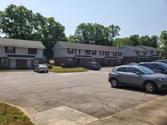 Plus de détails pour 135 Spring St, Royston, GA - Logement à vendre