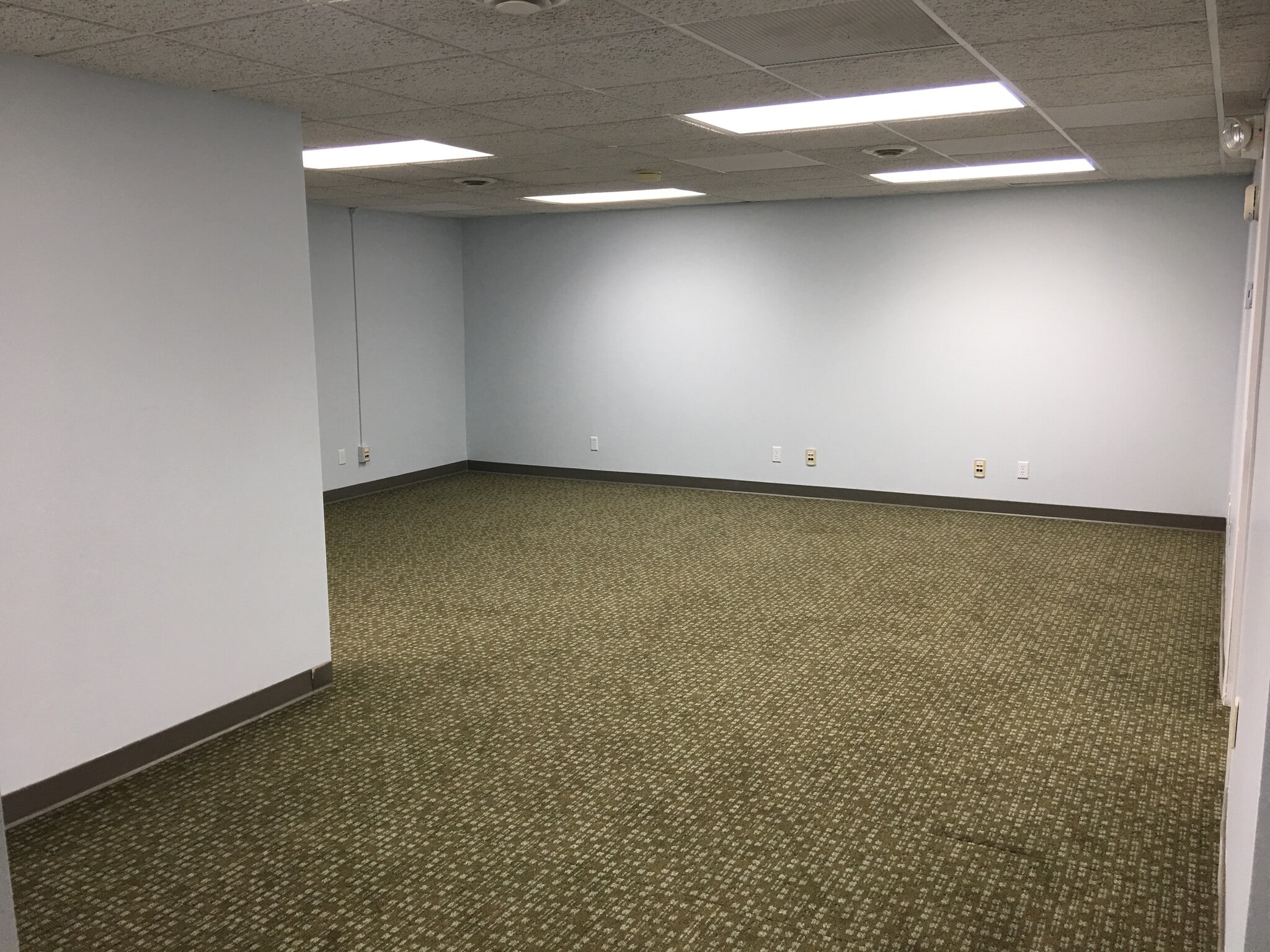 2335 Burton St Se, Grand Rapids, MI à louer Photo intérieure– Image 1 sur 3