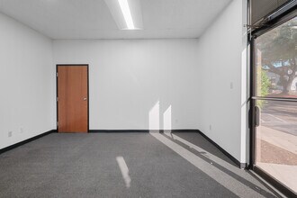 5555 N Lamar Blvd, Austin, TX à louer Photo intérieure– Image 2 sur 12