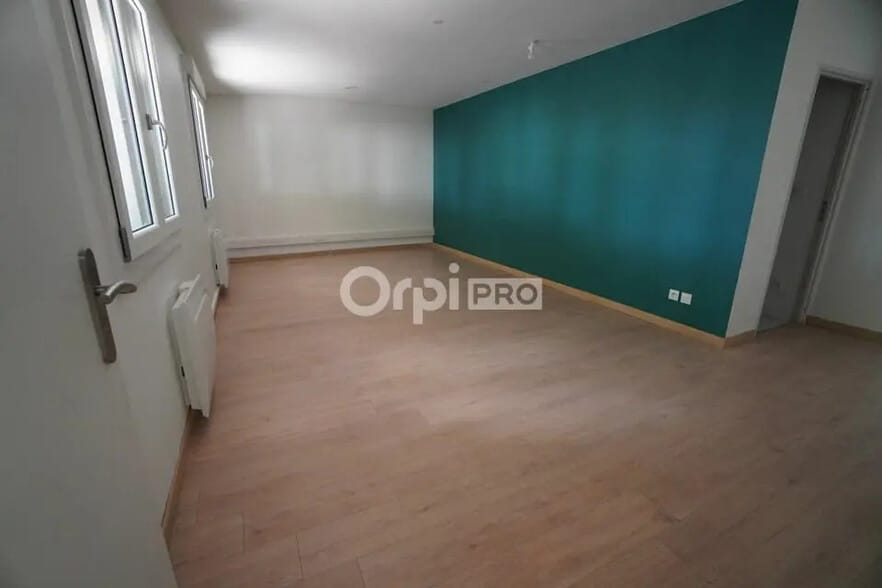 Bureau dans Quetigny à louer - Photo de l’immeuble – Image 3 sur 4