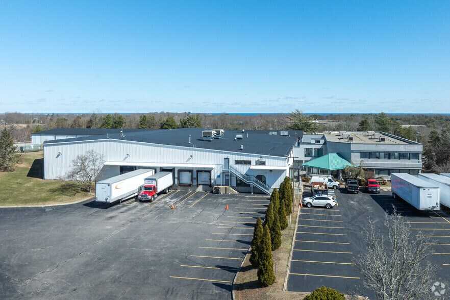 57-59 Armstrong Rd, Plymouth, MA à louer - Photo de l’immeuble – Image 2 sur 3