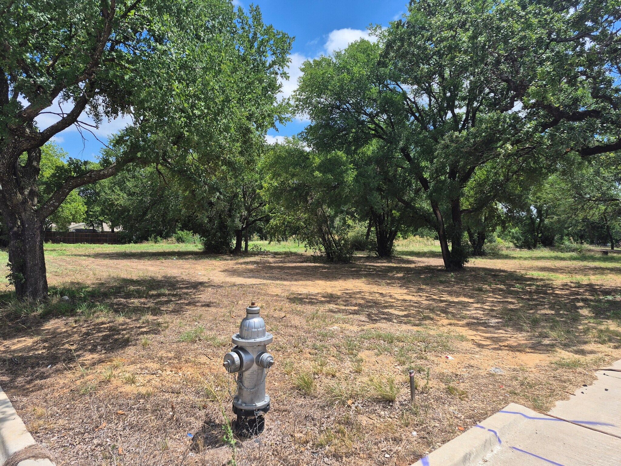 4651-4663 Berry St, Fort Worth, TX à vendre Photo de l’immeuble– Image 1 sur 3