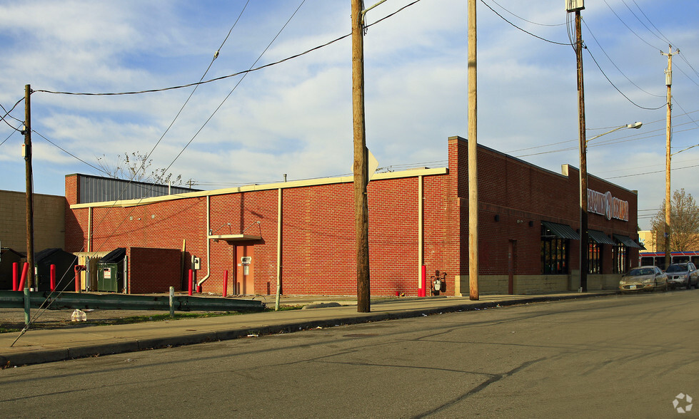 5836 Broadway Ave, Cleveland, OH à louer - Photo de l’immeuble – Image 2 sur 2