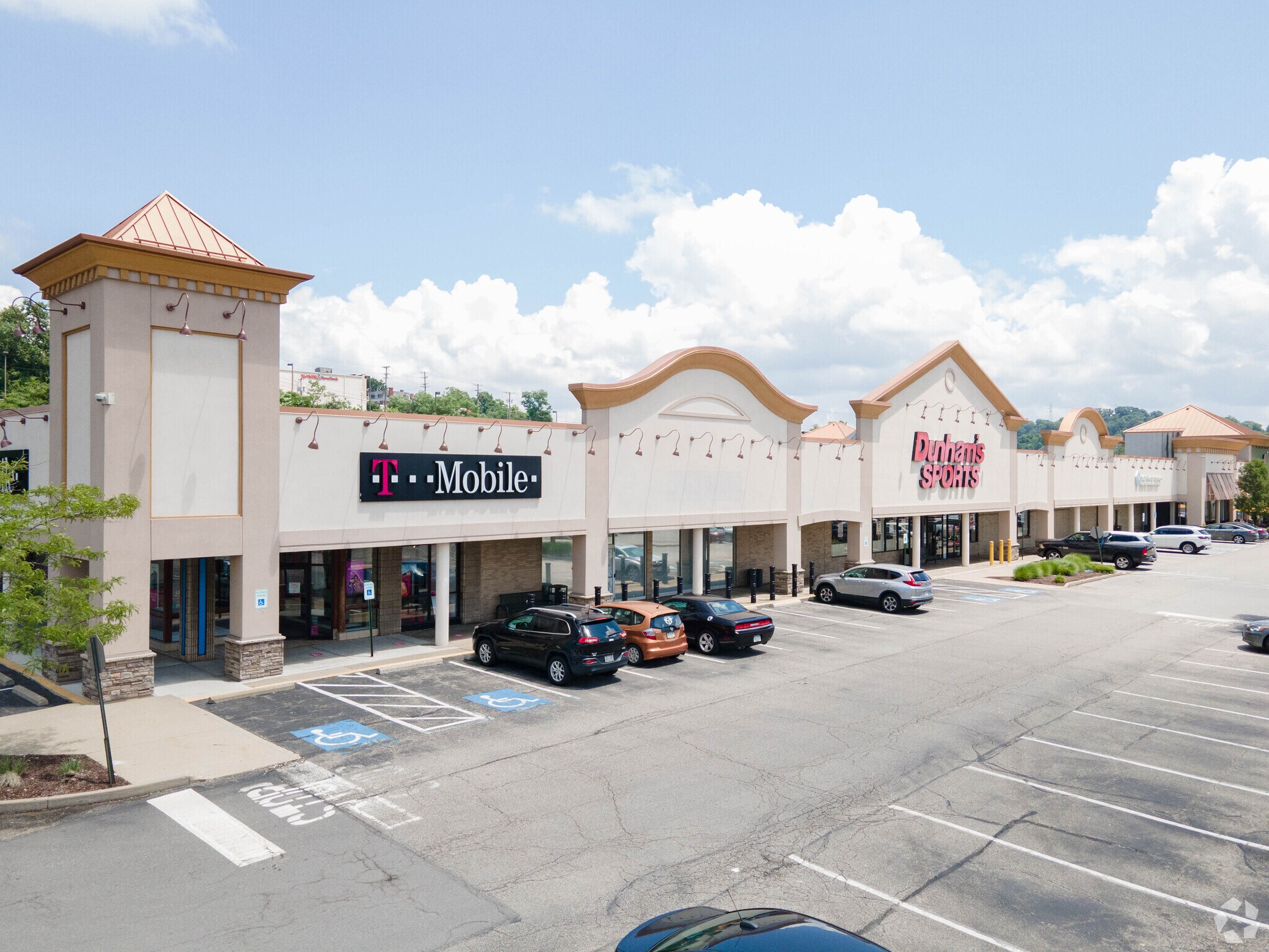 1025-1029 Washington Pike, Bridgeville, PA à louer Photo principale– Image 1 sur 18