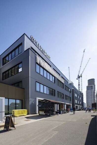 58 Wood Ln, Londres à louer - Photo de l’immeuble – Image 1 sur 16