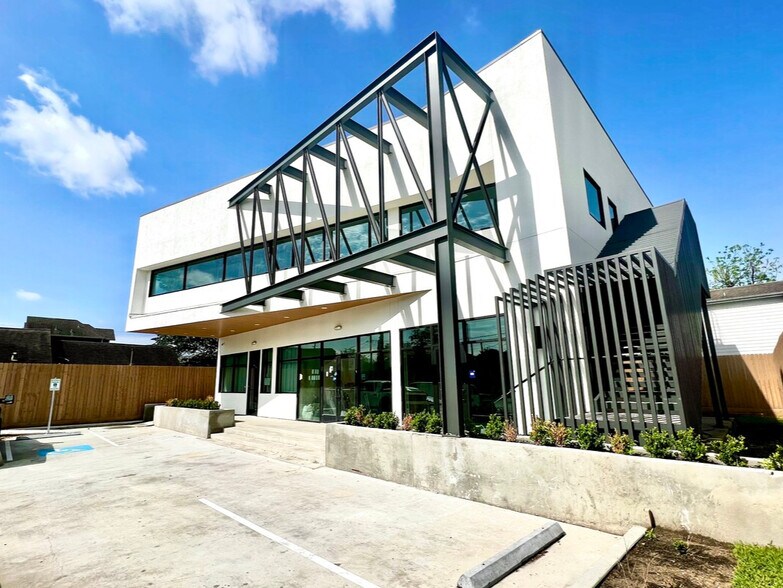 6815 N Main St, Houston, TX à louer - Photo de l’immeuble – Image 3 sur 10