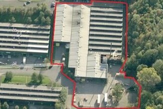 60 Springvale Industrial Estate, Cwmbran, BGW - VUE AÉRIENNE  vue de carte