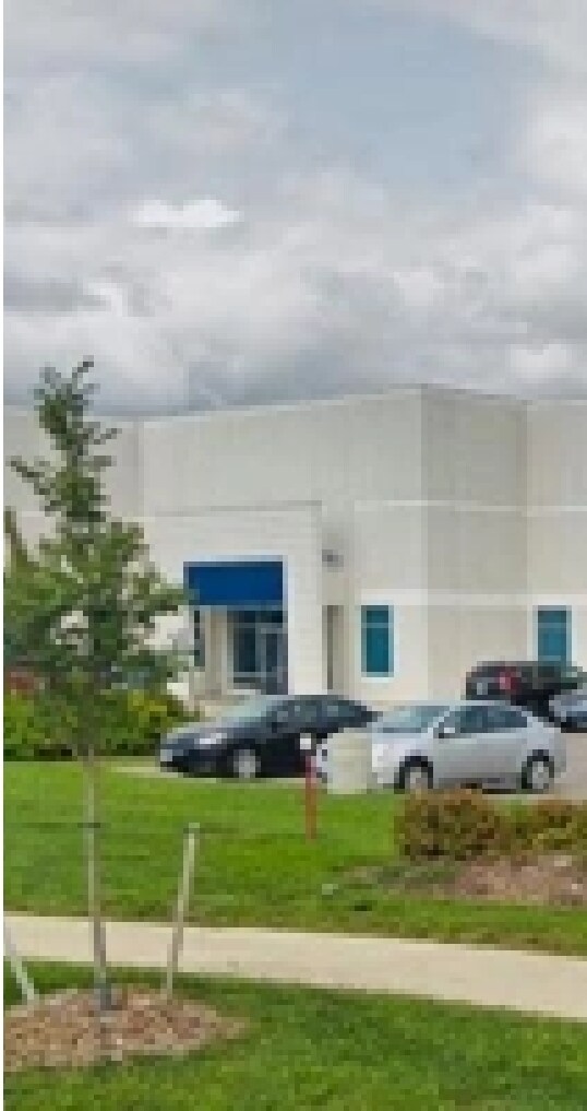 3755 Laird Rd, Mississauga, ON à louer Photo de l’immeuble– Image 1 sur 1