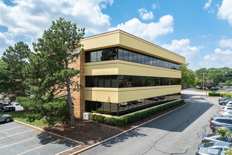 1655 N Arlington Heights Rd, Arlington Heights, IL à louer - Photo de l’immeuble – Image 2 sur 10