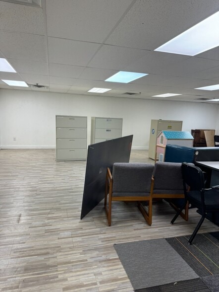 256 Hwy 206 S, Hillsborough, NJ à louer - Photo intérieure – Image 3 sur 28