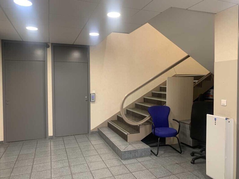 Bureau dans Bordeaux à louer - Hall d’entrée – Image 2 sur 6