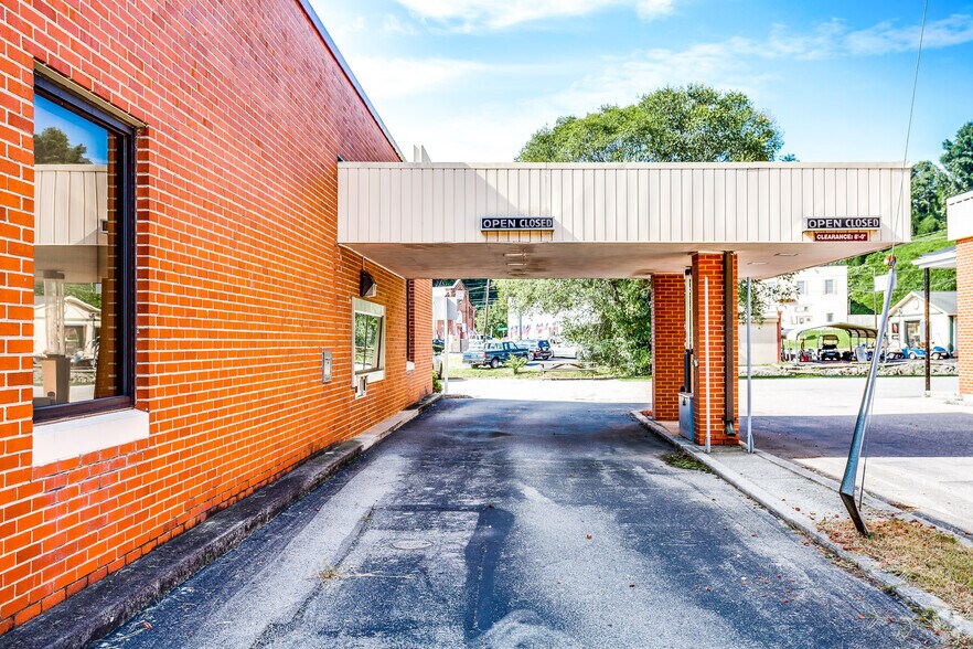 40 Main St, Boones Mill, VA à louer - Photo de l’immeuble – Image 3 sur 21