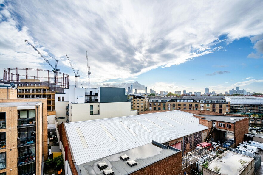 8 Andrews Rd, Londres à louer - Photo de l’immeuble – Image 2 sur 8