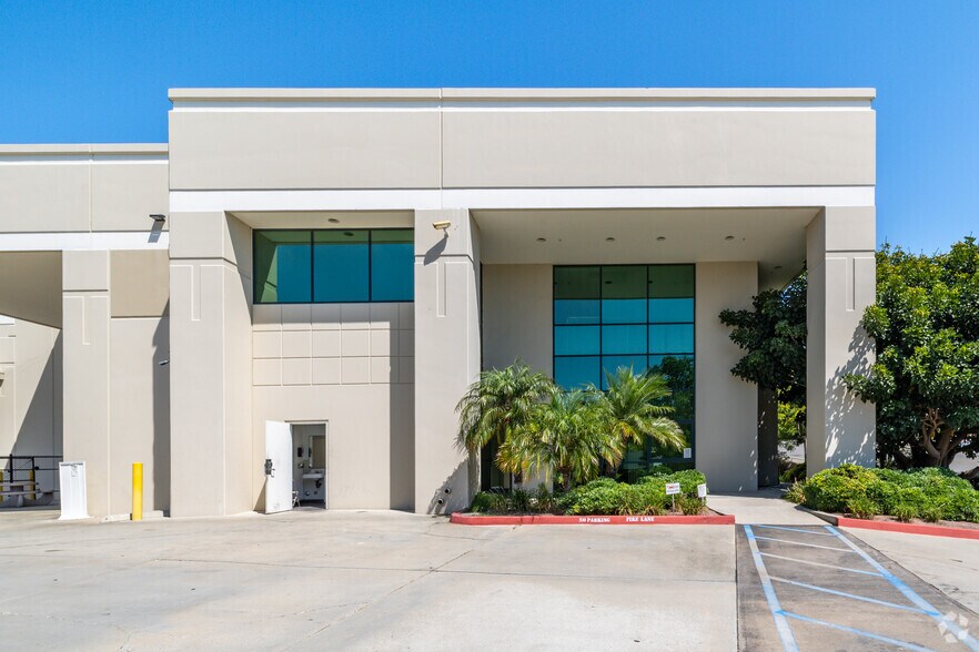 4670 North Ave, Oceanside, CA à louer - Photo de l’immeuble – Image 3 sur 5