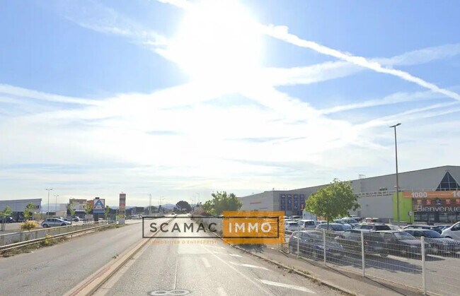 Plus de détails pour Local commercial à louer