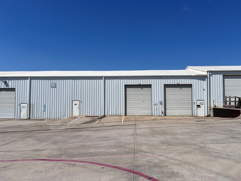 2301 Masch Branch Rd, Denton, TX à louer - Photo de l’immeuble – Image 2 sur 9