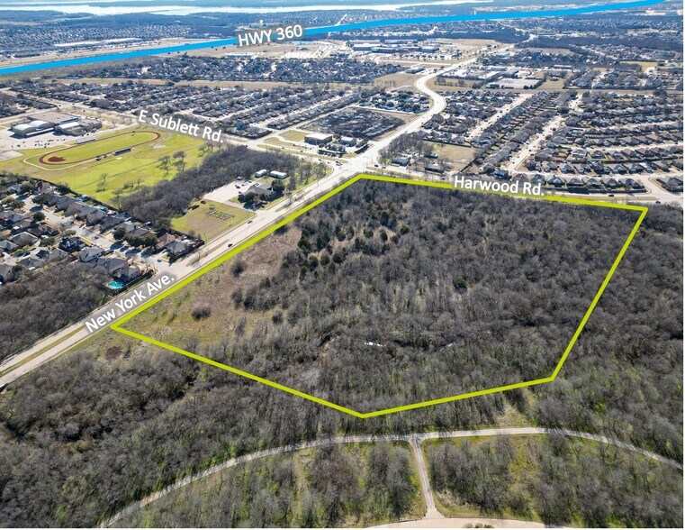 1801 Harwood Rd, Arlington, TX à vendre - Photo de l’immeuble – Image 2 sur 3