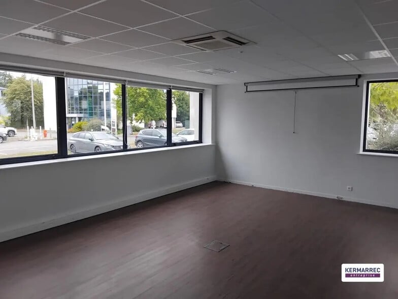 Bureau dans Saint-Grégoire à vendre - Photo intérieure – Image 3 sur 8