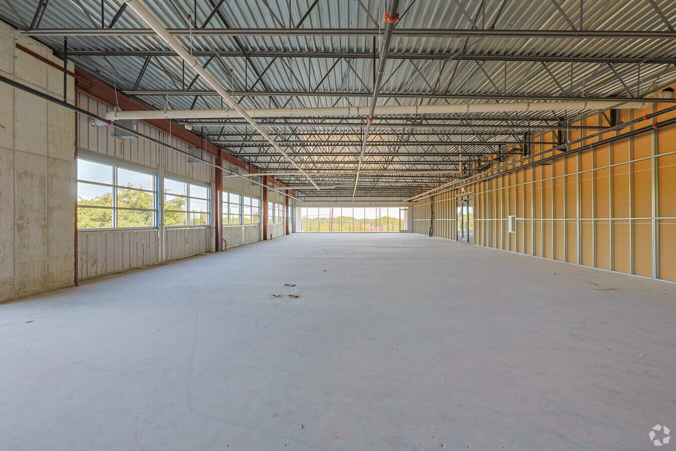 8701 Menchaca Rd, Austin, TX 78748 - Lot 107 -  - Photo intérieure - Image 1 of 2