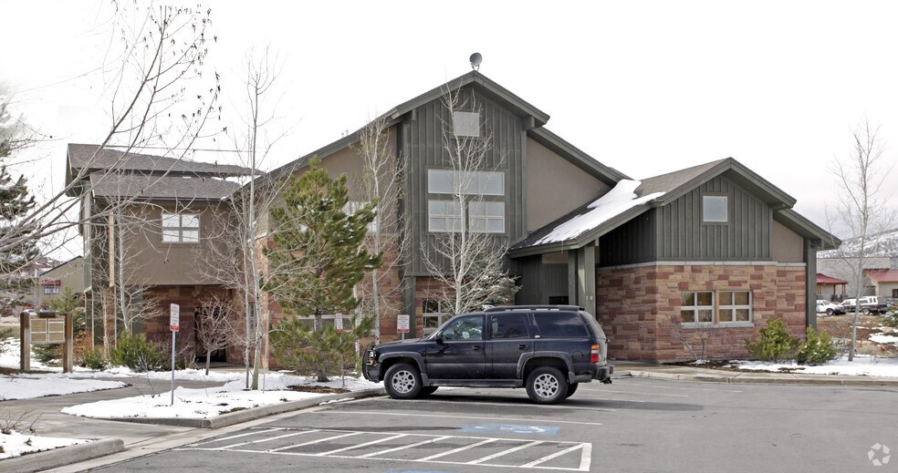 3080 Pinebrook Rd, Park City, UT à louer - Photo de l’immeuble – Image 3 sur 5