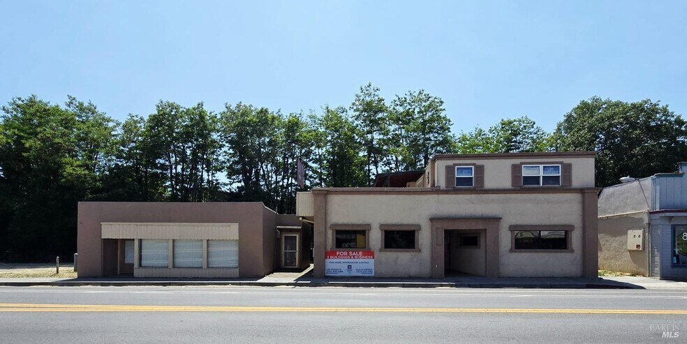 244 S Main St, Willits, CA à vendre - Photo principale – Image 1 sur 4