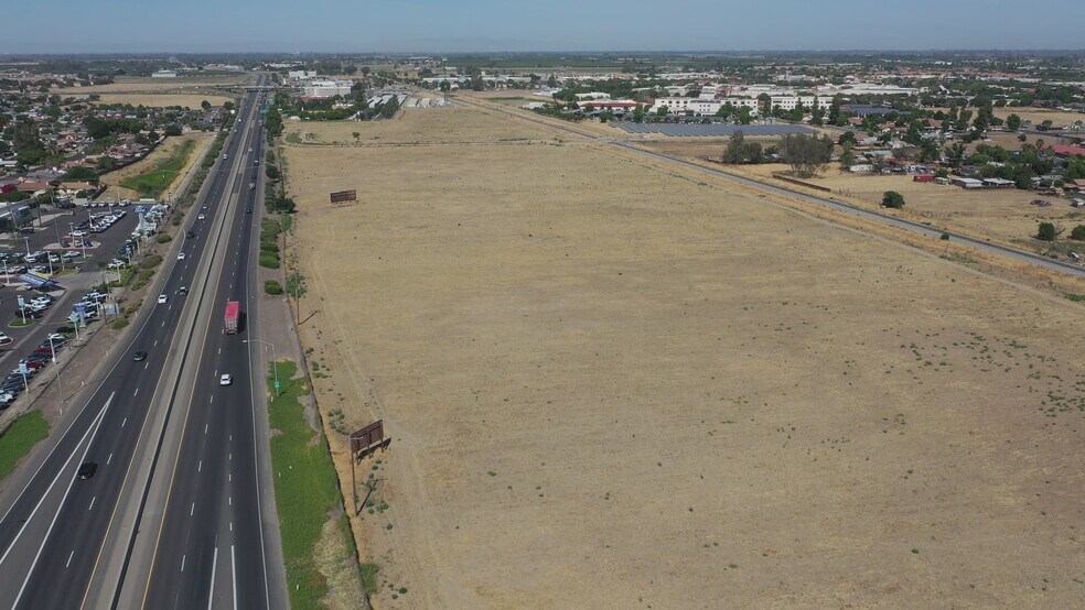 Highway 198 Hwy, Hanford, CA à vendre - Vidéo sur l’annonce professionnelle – Image 2 sur 11