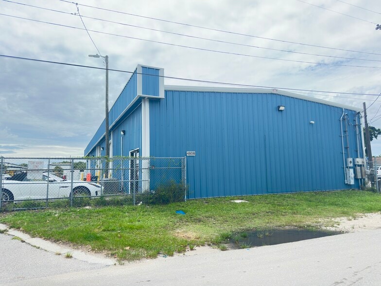 4806 N Manhattan Ave, Tampa, FL à louer - Photo de l’immeuble – Image 1 sur 4