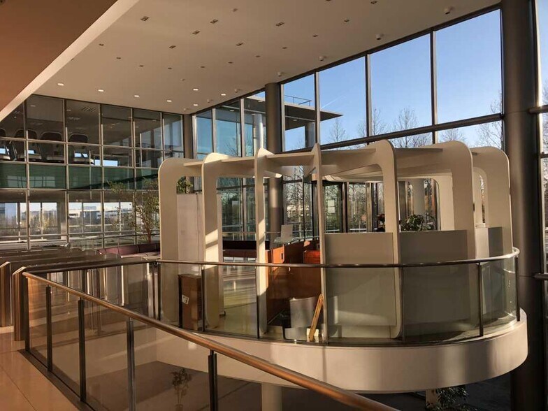 229 Rue De La Belle Etoile, Roissy-en-France à louer - Photo de l’immeuble – Image 2 sur 11