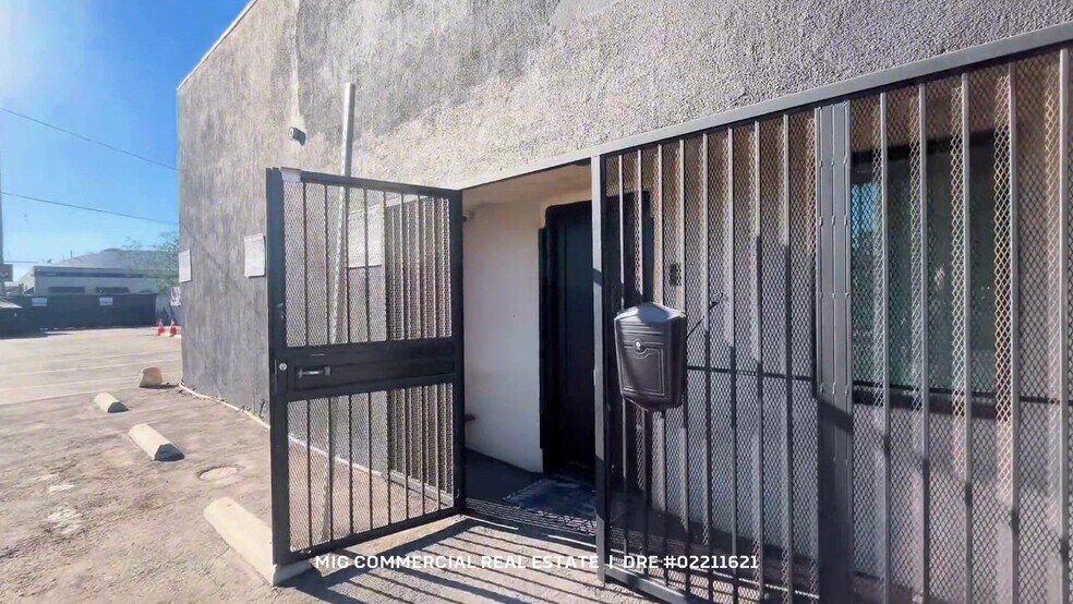 11285 Goss St, Sun Valley, CA à vendre - Vidéo sur l’annonce professionnelle – Image 2 sur 38