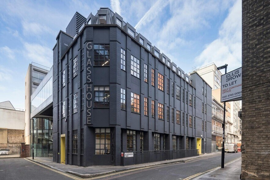 26-28 Glasshouse Yard, Londres à louer - Photo de l’immeuble – Image 1 sur 25