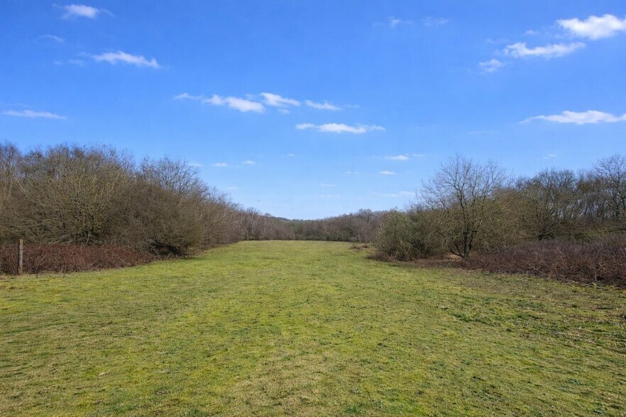 Land Opposite, 250 Holtye Rd, East Grinstead à vendre - Photo de l’immeuble – Image 3 sur 9