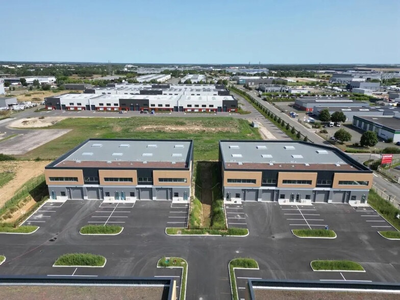 Industriel/Logistique dans Gellainville à louer - Photo de l’immeuble – Image 2 sur 29