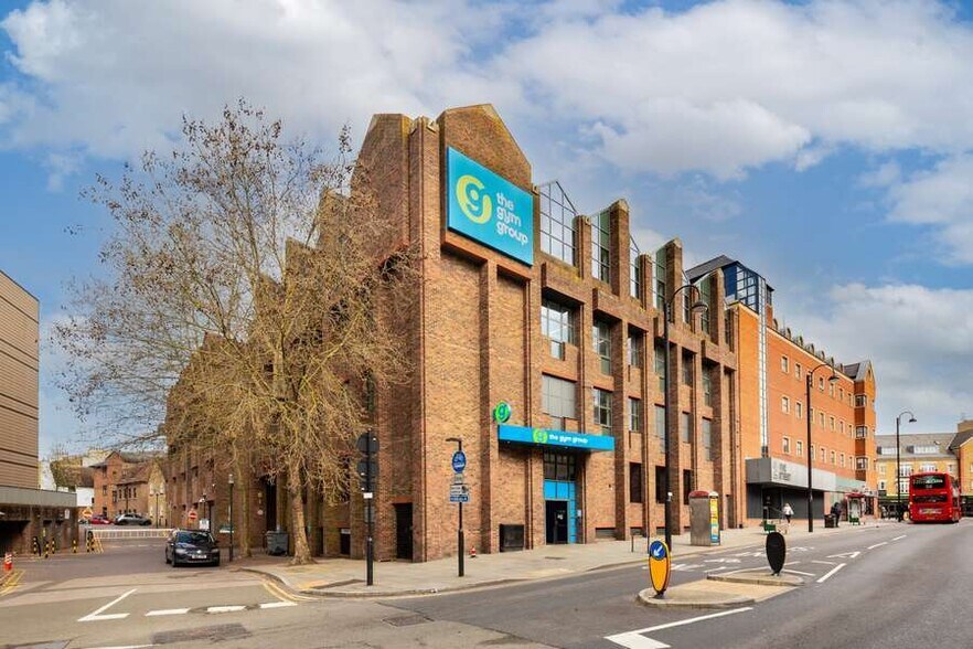 Vine Street portefeuille de 2 biens à vendre sur LoopNet.fr - Photo de l’immeuble – Image 2 sur 4