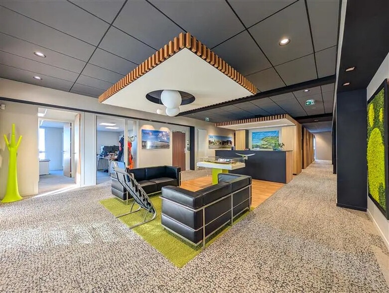 Bureau dans Dinan à vendre - Photo de l’immeuble – Image 2 sur 9