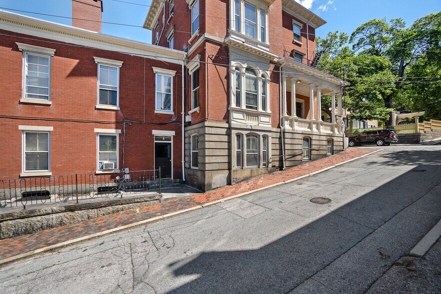 110 Benefit St, Providence, RI à vendre - Photo de l’immeuble – Image 3 sur 9