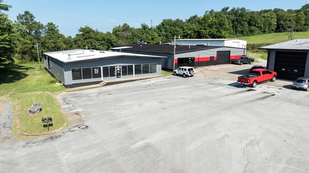1647 S Highway 27 portefeuille de 5 biens à vendre sur LoopNet.fr - Photo principale – Image 2 sur 13