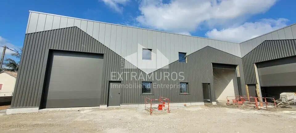 Local d'activités dans Saint-Étienne-la-Varenne à vendre - Photo de l’immeuble – Image 2 sur 5