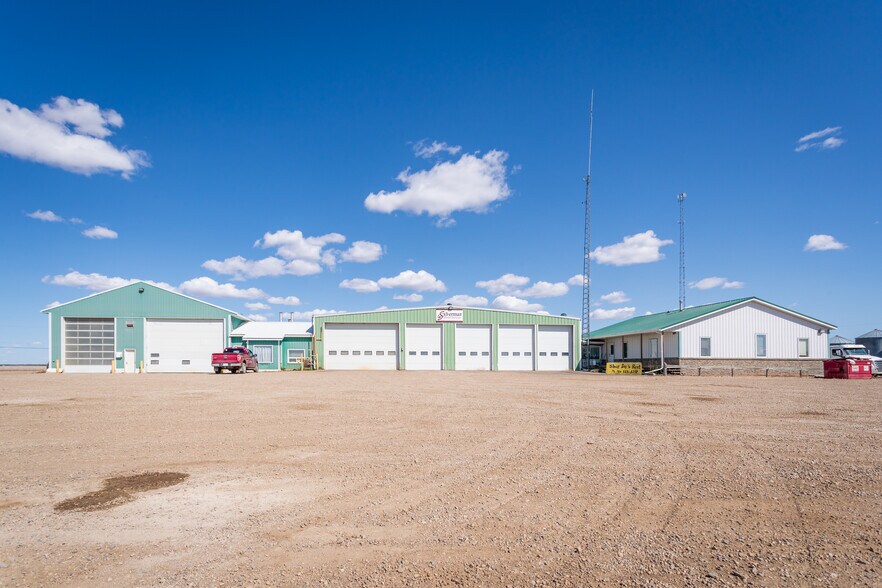 310 Williams Industrial Dr, Neilburg, SK à vendre - Photo de l’immeuble – Image 3 sur 48