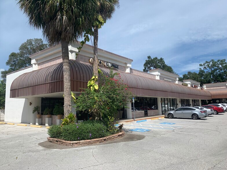 910-924 N Mcmullen Booth Rd, Clearwater, FL à louer - Photo de l’immeuble – Image 3 sur 5