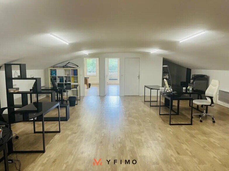 Bureau dans VILLENNES-SUR-SEINE à louer - Photo de l’immeuble – Image 3 sur 9
