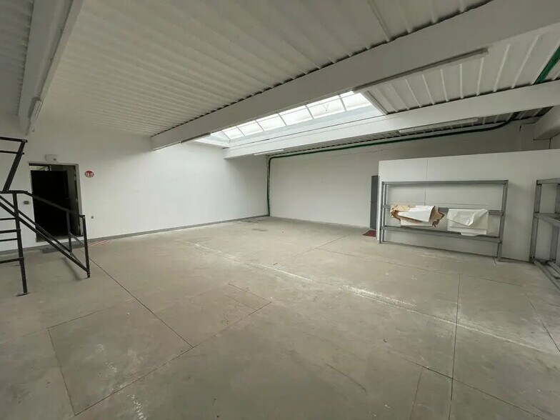 Bureau dans Bagnolet à louer - Photo de l’immeuble – Image 3 sur 13