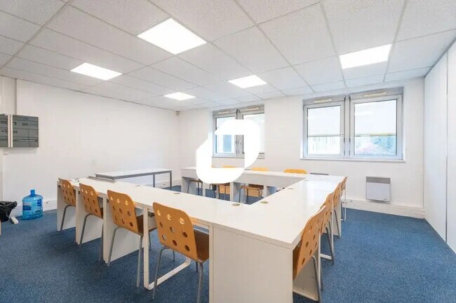 Plus de détails pour 7 Rue Jean Mermoz, Versailles - Bureau à louer