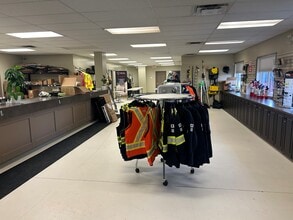 18 Burnt Valley Ave, Red Deer, AB à louer Photo intérieure– Image 2 sur 15