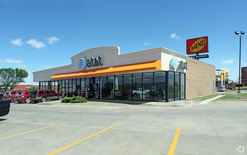 502-504 Shawnee Mall Dr, Shawnee, OK à vendre - Photo principale – Image 1 sur 3