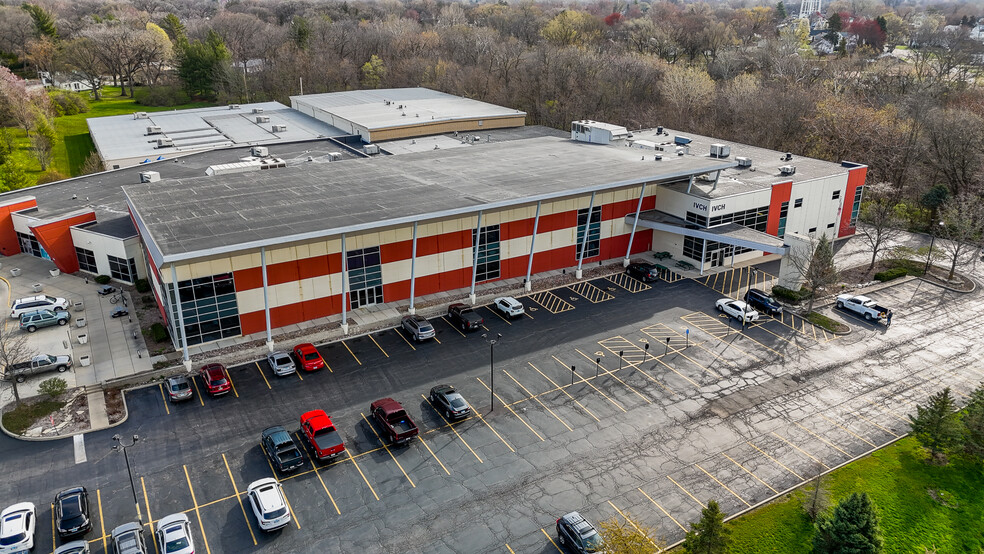 300 Walnut St, Peru, IL à louer - Aérien – Image 1 sur 17