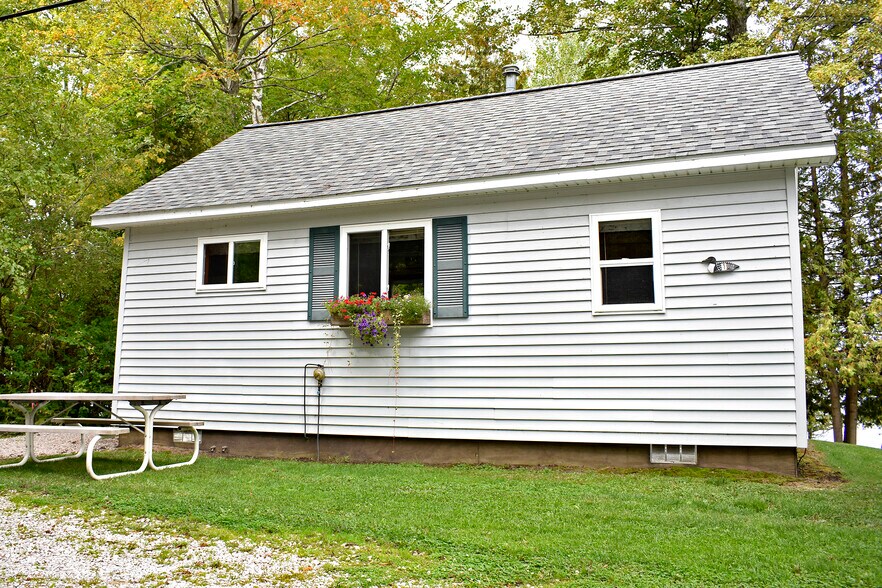 W18070 County Rd, Germfask, MI à vendre - Photo de l’immeuble – Image 2 sur 10