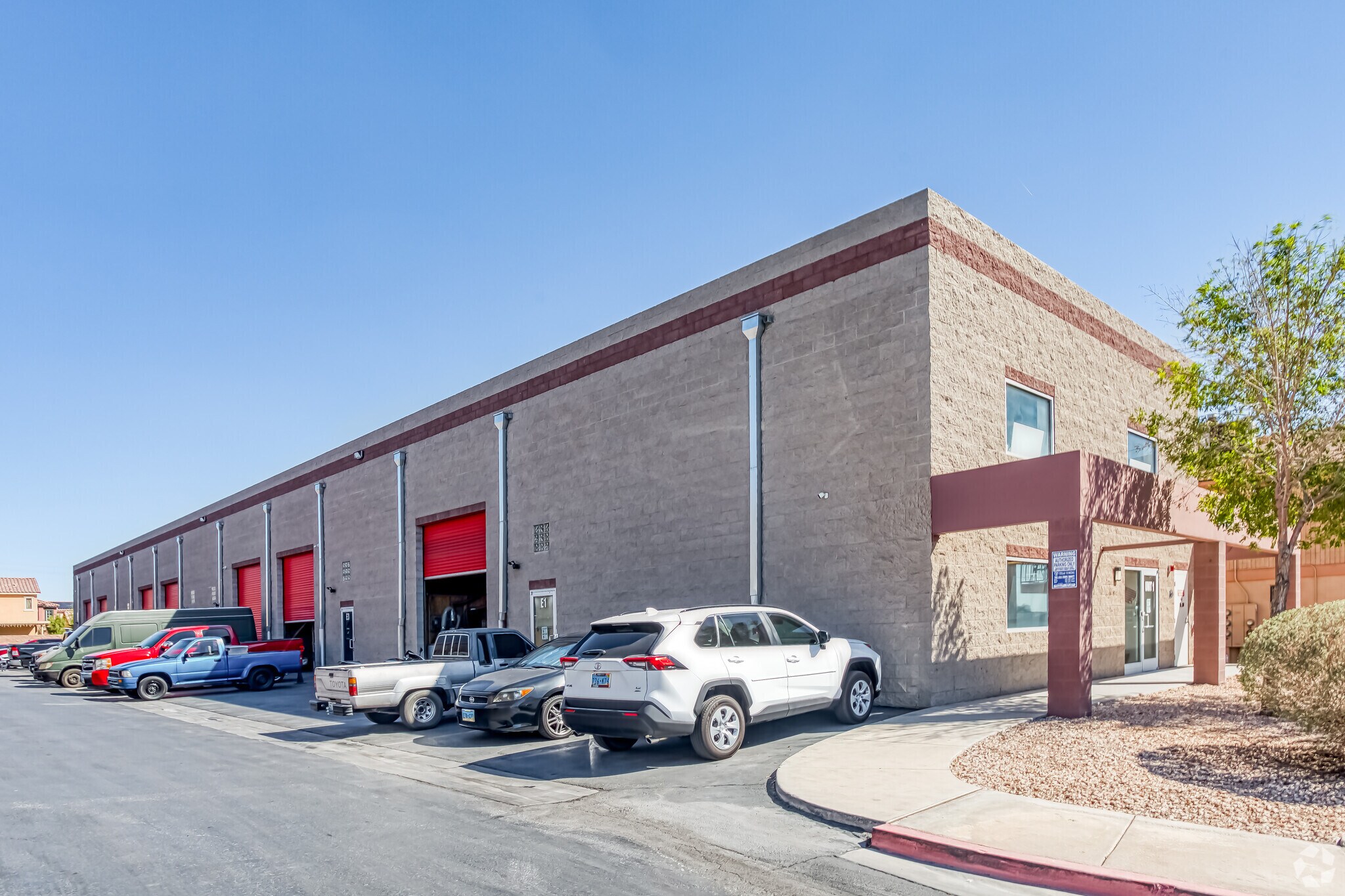 249 Elliott Rd, Henderson, NV à vendre Photo principale– Image 1 sur 8