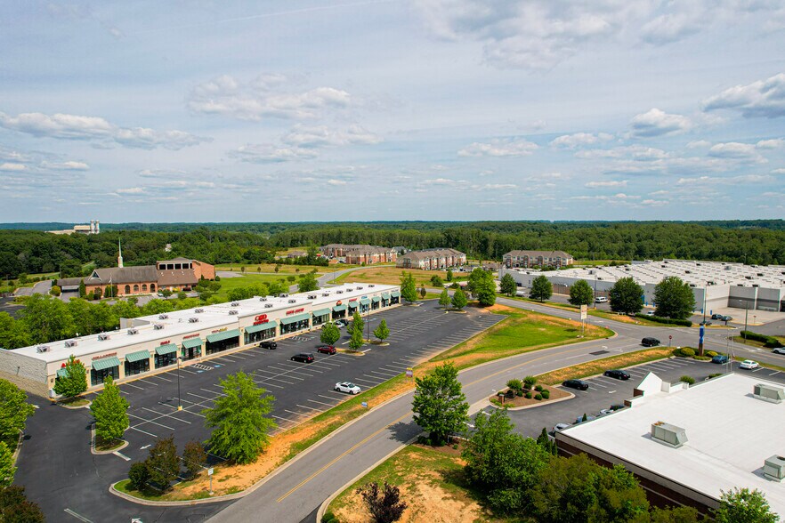 660 S Pierce St, Eden, NC à louer - Photo de l’immeuble – Image 2 sur 6