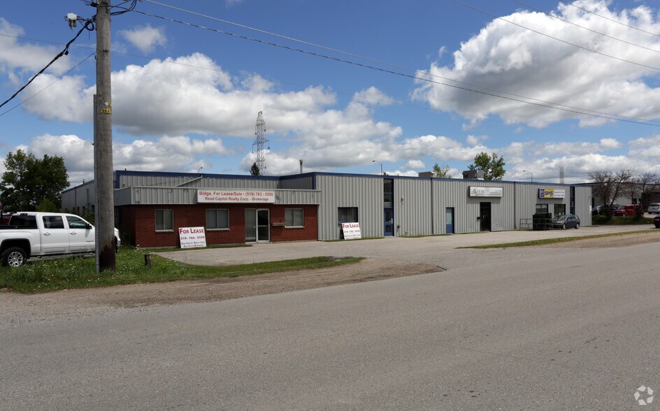 45 Lewis Rd, Guelph, ON à louer - Photo de l’immeuble – Image 3 sur 5