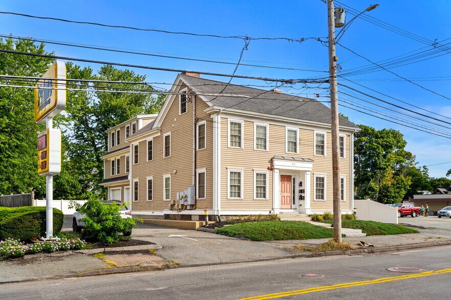 83 Holten St, Danvers, MA à vendre - Photo de l’immeuble – Image 3 sur 35